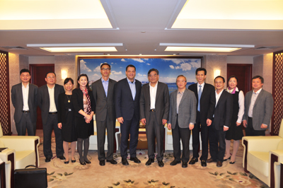 2012年11月2日法国赛诺菲集团亚洲区高级副总裁杭州考察合影集体照摄影