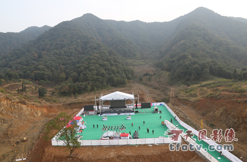 航拍杭州银湖首届“山地音乐节”全景现场航拍