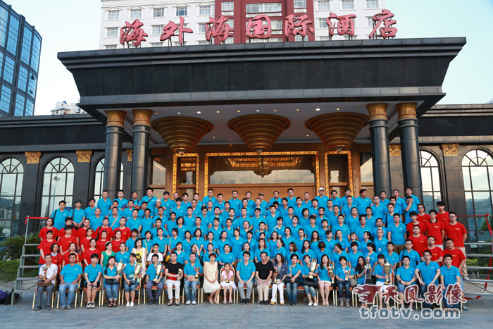 杭州圣都装饰年会合影，杭州年会摄像图，年会团体照摄影合影拍摄