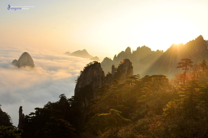 黄山之巅感受绝美日出