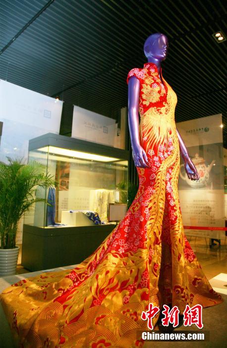 杭州黄金旗袍，杭州展出价值千万元“黄金旗袍” 含14公斤纯金线